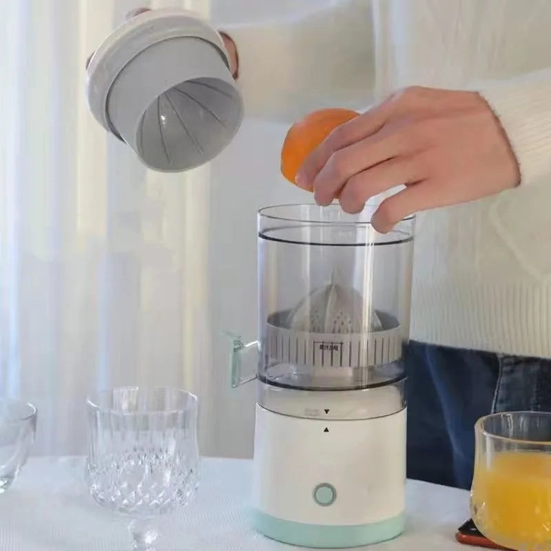 VitaSqueeze- All-in-one portable juice extractor